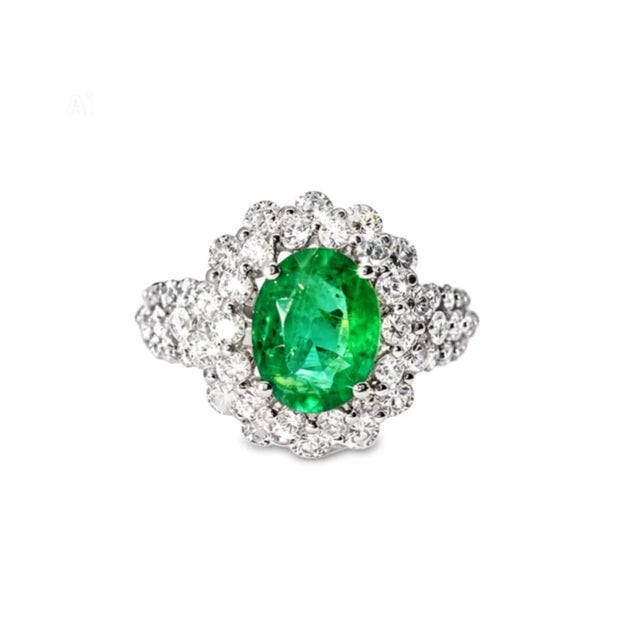Contemporary Late 20th Century Size 7 18K White Gold Solitaire Emerald Diamond Engagement Ring Estate For Sale - Image 3 of 3