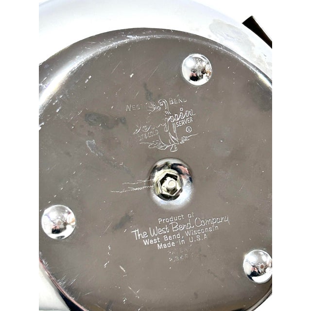 Mid Century Barware Penguin Ice Bucket by West Bend – Chrome Penguin, Retro Bar Cart Entertaining Decor, Vintage Hot & Cold Server For Sale - Image 12 of 12