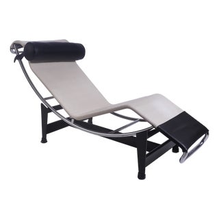 Le Corbusier, Pierre Jeanneret, Charlotte Perriand Chaise Longue B 306 by Cassina For Sale