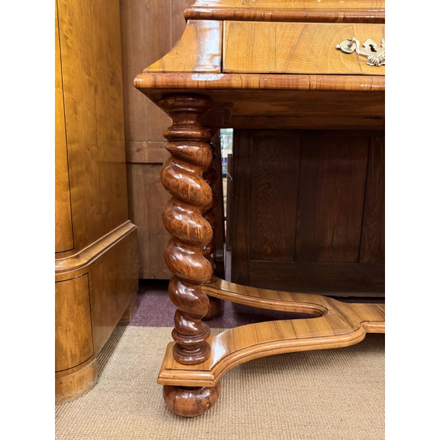 Antique Baroque Cabinet in Walnut, 1700s For Sale - Image 11 of 12