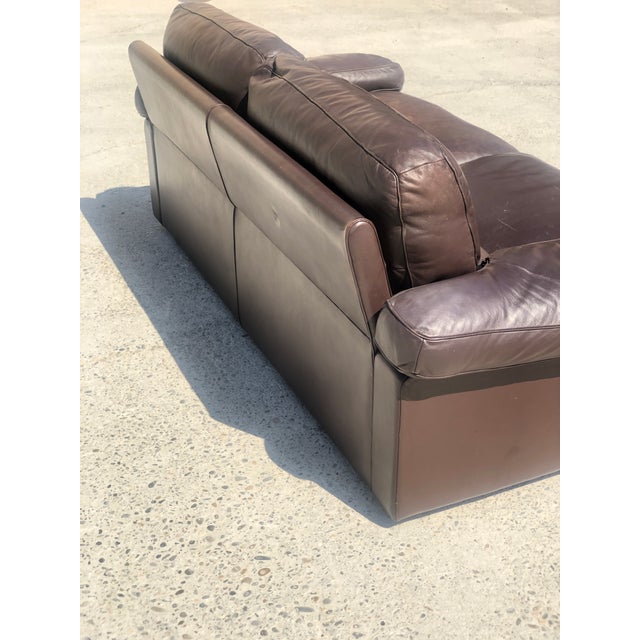 Chocolate Leather 3-Seat Sofas by Tito Agnoli for Poltrona Frau, 1970s, Set of 2 For Sale - Image 6 of 14