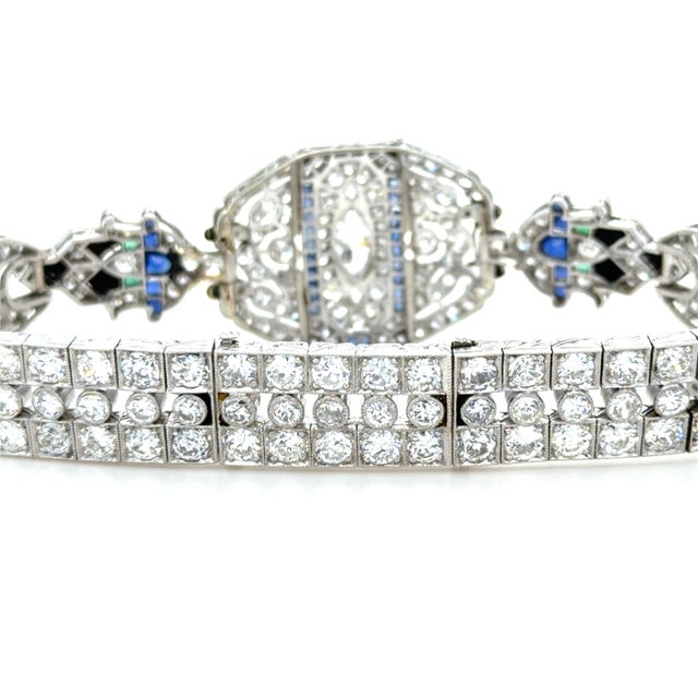 Metal 1920s Art Deco, 14.50 Carats Diamond, Sapphire and Emerald Bracelet, Platinum For Sale - Image 7 of 11