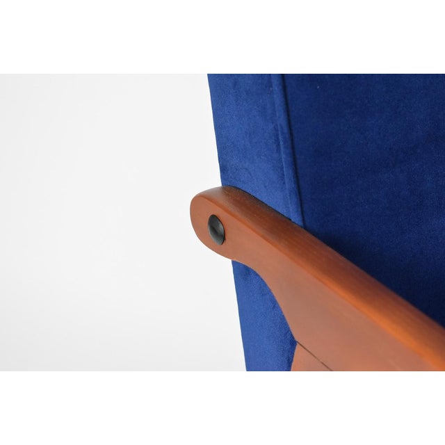 Armchair Model 04-B in Blue Velvet, 1960 For Sale - Image 4 of 14