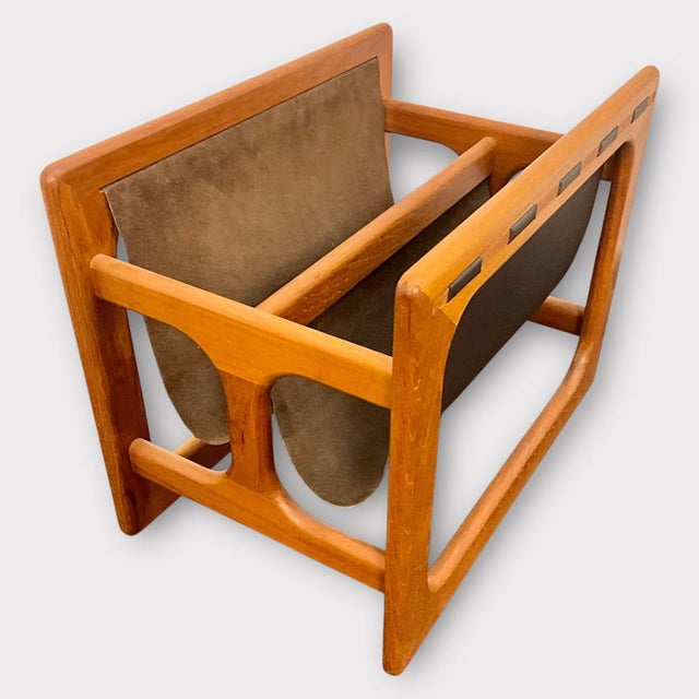 Danish Magazine Rack in Teak and Leather with Double Storage Compartment attributed to Aksel Kjersgaard for Salin Möbler, 1960s For Sale - Image 6 of 12