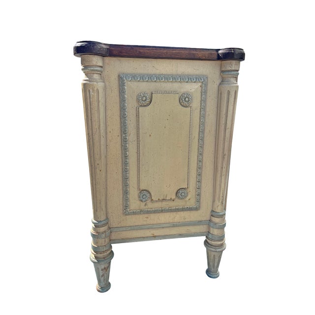 Vintage French Provincial Style Pair Nightstands or End Accent Side Tables For Sale - Image 10 of 11
