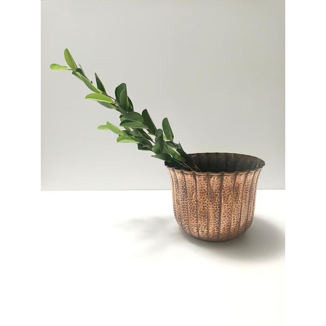 1950s Round Embossed Copper Vase in the style of Egidio Casagrande, Italy, 1950s For Sale - Image 5 of 11