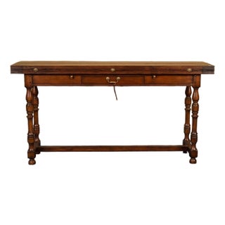 Attributed to Jonathan Charles Country Farmhouse Walnut Hunt Table For Sale