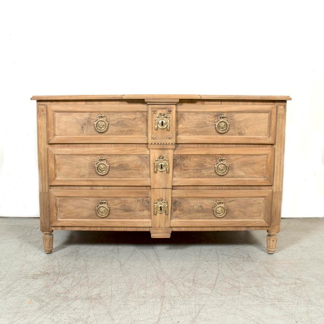 French 18th Century French Louis XVI Period Bleached Walnut and Burl Walnut Three-Drawer Commode For Sale - Image 3 of 9