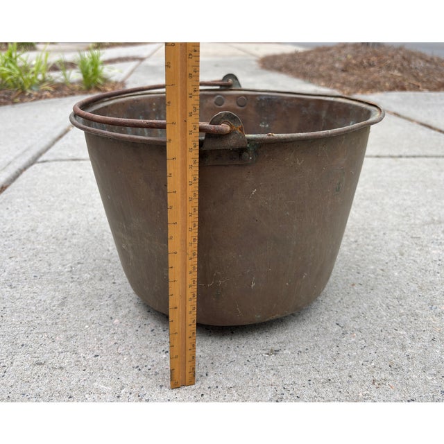 Ca 19th Century Copper Bucket/Cauldron With Iron Handle For Sale In Charlotte - Image 6 of 9