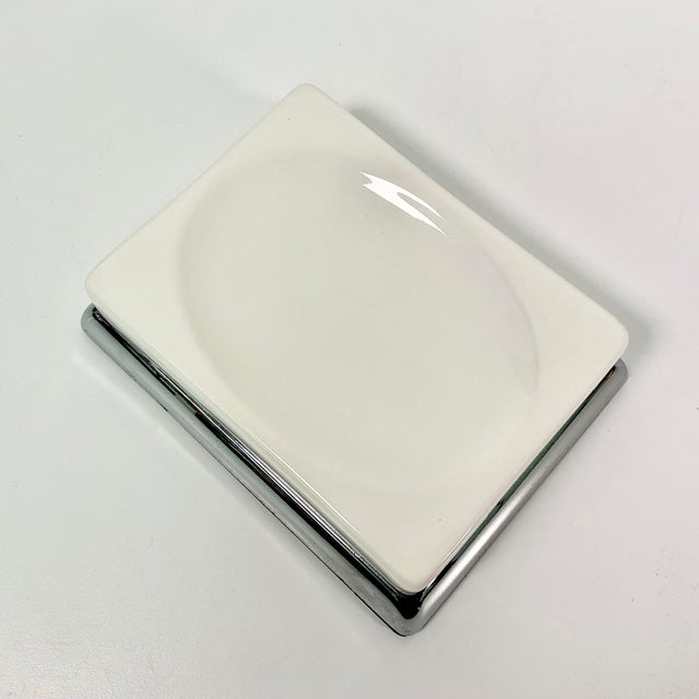 1980s Vintage Modern Contemporary Enameled Soap Dish. For Sale - Image 6 of 7