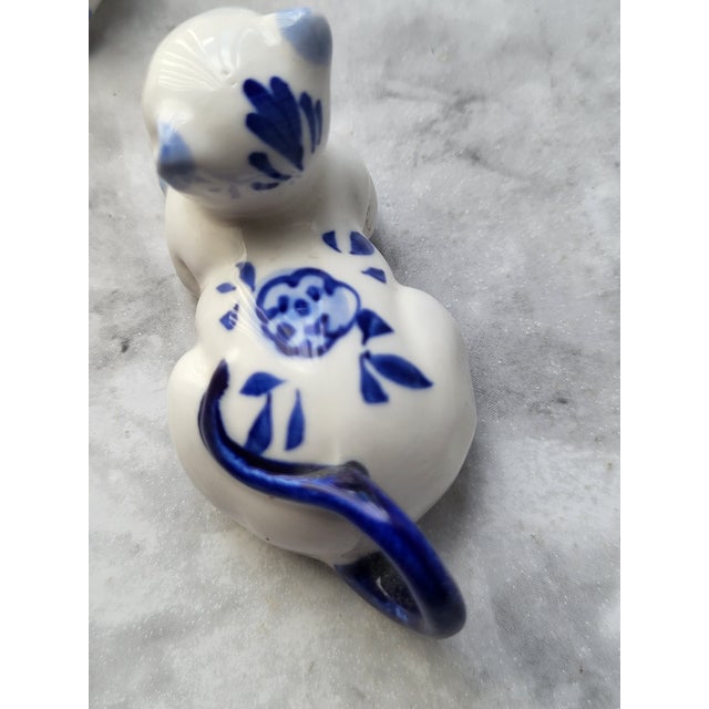 White Set of 2, 1980s Ceramic Blue and White Cat For Sale - Image 8 of 13