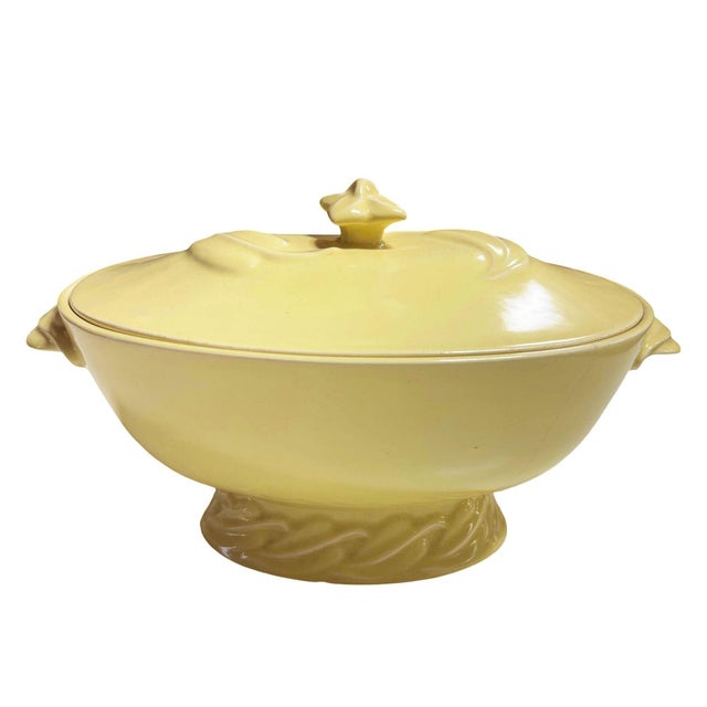 1940s 1940s Mid-Century Modern California Pottery Yellow Casserole Dish W/ Lid by Vernon Kilns For Sale - Image 5 of 12