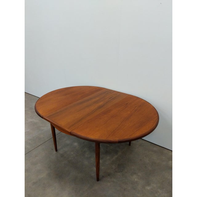 Vintage Mid Century Modern Teak Extendable Dining Table Attributed to G Plan For Sale In New York - Image 6 of 9