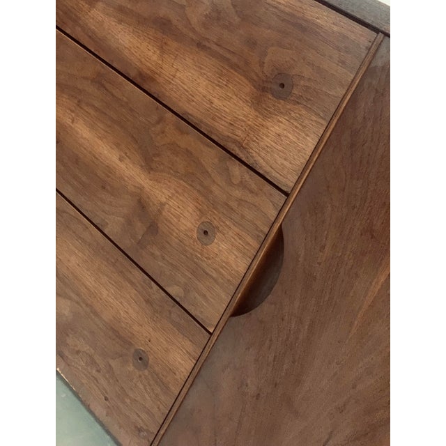 Stanley Furniture Vintage 1960’s Mid-Century Modern Walnut Sideboard/Console/Credenza With Wood Grain Laminate Top by Stanley Furniture Company For Sale - Image 4 of 12