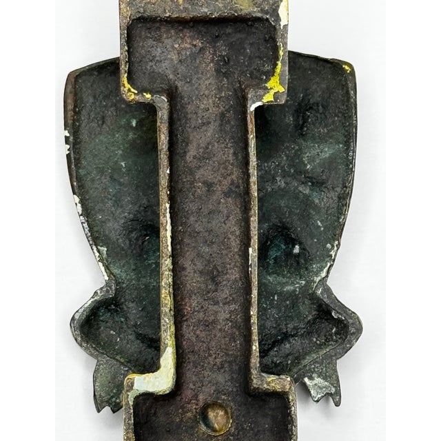 British Cheddar Bronze Door Knocker Heraldic Coat of Arms Shield Fleur De Lys C1925 For Sale - Image 13 of 18