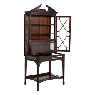 19th Century France Chippendale Brown Wood Display Cabinet For Sale