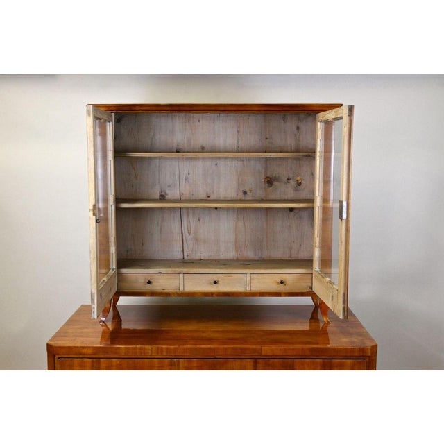 19th Century Biedermeier Chest of Drawers in Cherrywood, Austria, 1830s For Sale - Image 4 of 18