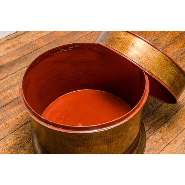 Burmese Vintage Negora Lacquer Circular Storage Bin with Vertical Stripes For Sale - Image 11 of 12