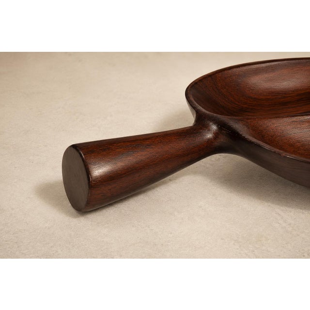 1960s Brazilian Rosewood Leaf-Form Serving Tray / Sculptural Organic Modern Hand-Carved Tray / Mid-Century Decorative Serving Piece For Sale - Image 4 of 12