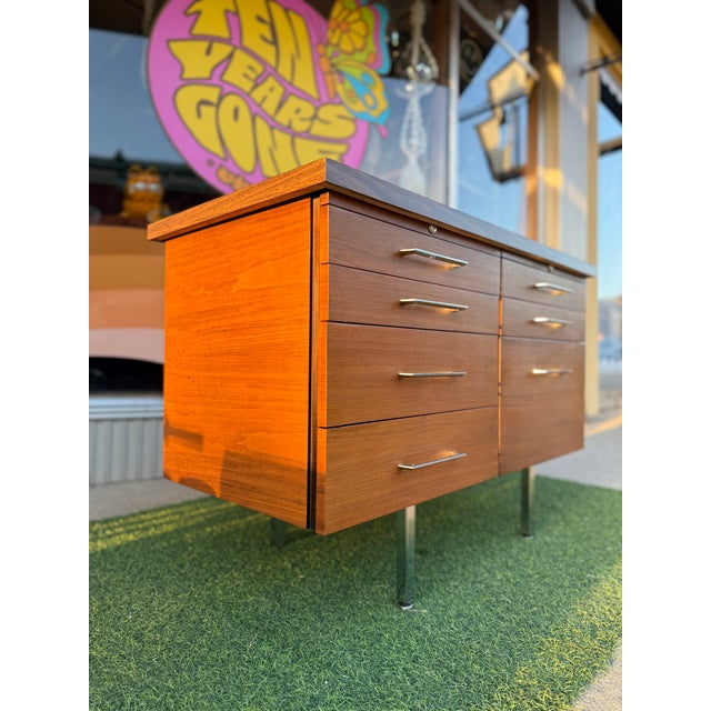 Stow & Davis Mid-Century Modern 7 Drawer Executive Sideboard File by Stow Davis For Sale - Image 4 of 13