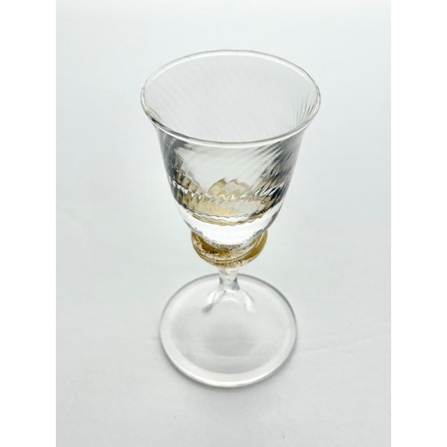 Italian 1990s Murano Torcée Single Hand Blown Swirl Optic Gold Flake Stem Cordial Liqueur Wine Glass For Sale - Image 3 of 4