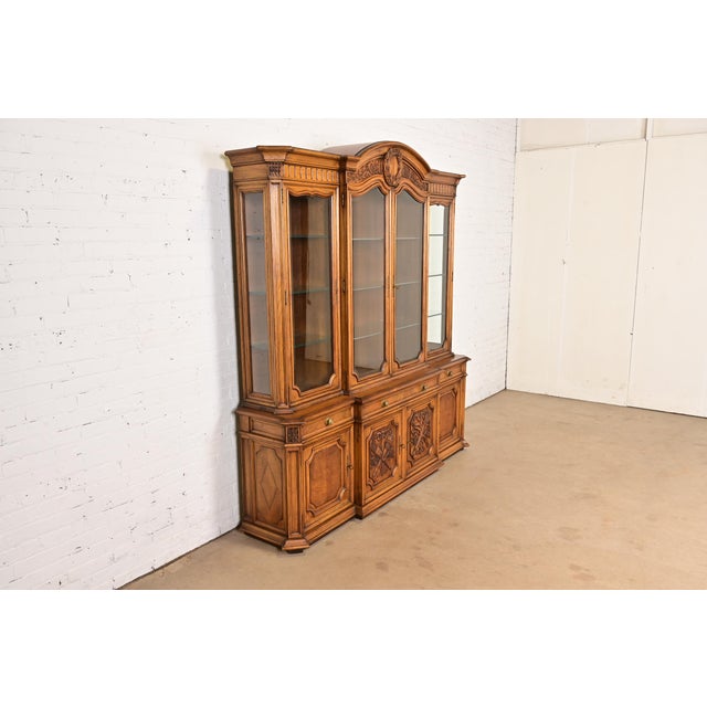 Karges Furniture Karges French Regency Louis XVI Burled Walnut Lighted Breakfront Bookcase Cabinet, Newly Refinished For Sale - Image 4 of 12