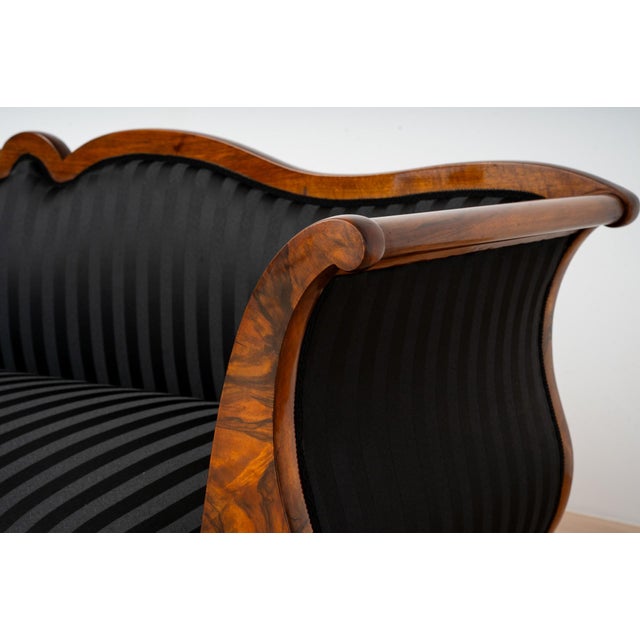 Antique Biedermeier Walnut Sofa, 1850 For Sale - Image 11 of 18