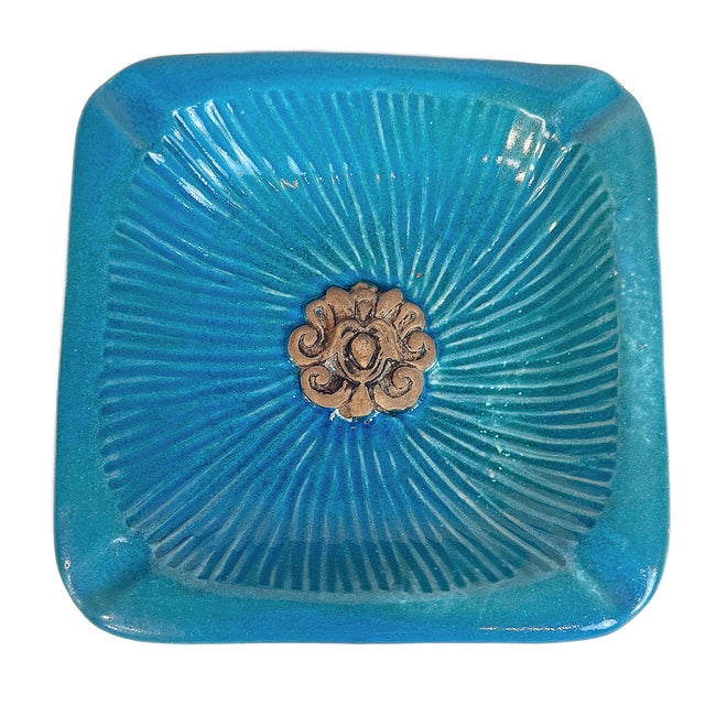 Ugo Zaccagnini 1960s Ugo Zaccagnini Italian Ceramic Ashtray With Floral Medallion in Turquoise Glaze For Sale - Image 4 of 5