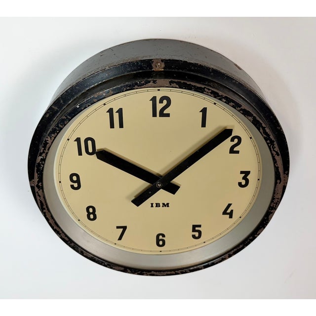 Industrial Black Factory Wall Clock from IBM, 1950s For Sale - Image 4 of 18