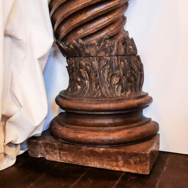 Solomonic Columns in Carved and Gilded Wood, Italy, 17th Century, Set of 2 For Sale - Image 17 of 18