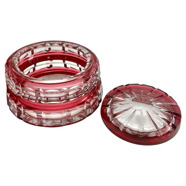 1930s Lidded Bonboniere in Cut-to-Clear Crystal from Val Saint Lambert, 1935 For Sale - Image 5 of 13