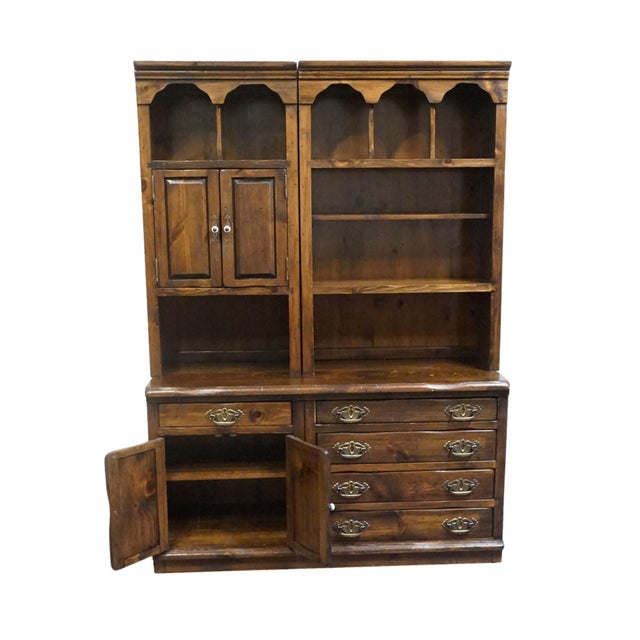 Wood Sprague and Carleton Country Cabinet Solid Knotty Pine Maker Rustic Americana Style 56" Custom Wall Unit / Bookcase W. Cabinets For Sale - Image 7 of 17