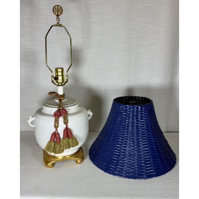 Chinoiserie Vintage Chinoiserie White Ginger Jar Table Lamp With Navy Blue Wicker Shade - Newly Painted For Sale - Image 3 of 11