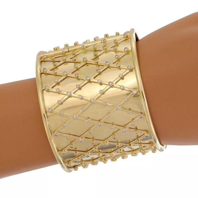 Stunning 5.5ct Diamond 18k Yellow Gold 2.20" Wide Fancy Design Bracelet For Sale - Image 4 of 4