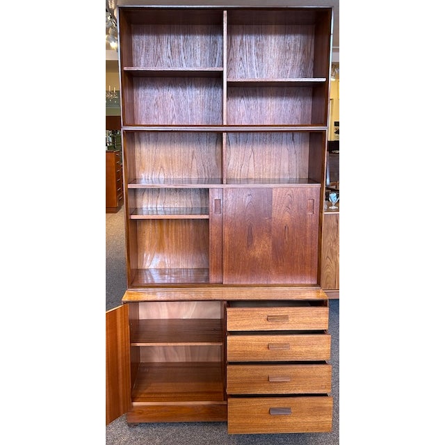 Mid 20th Century Mid Century Modern Teak Three Tier Bookcase / Cabinet c.1960 For Sale - Image 5 of 8