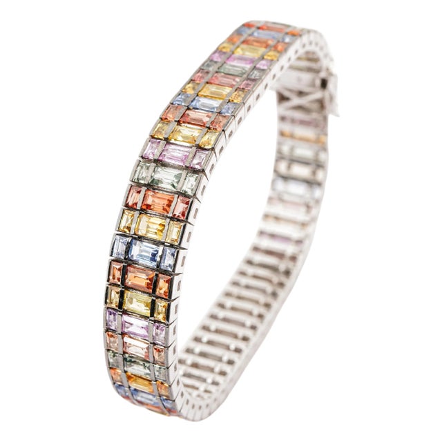 Natural multi sapphire 24.80cts bracelet in 18k gold For Sale