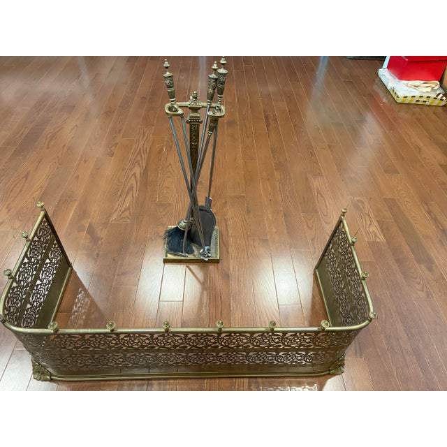 Vintage 19th Century English 5-Piece Ornate Brass Pierced Fireplace Fender and Tool Companion Set For Sale - Image 11 of 12