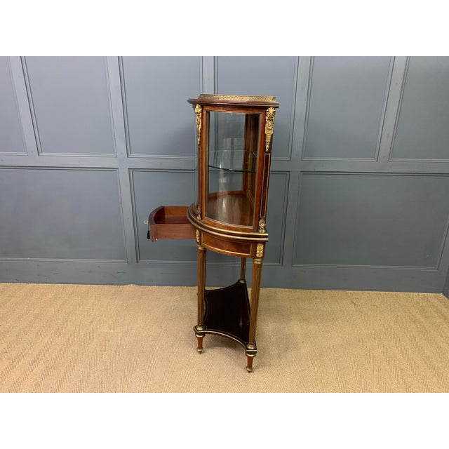French Brass Inlaid Mahogany Demi Lune Vitrine, 1890 For Sale - Image 17 of 18