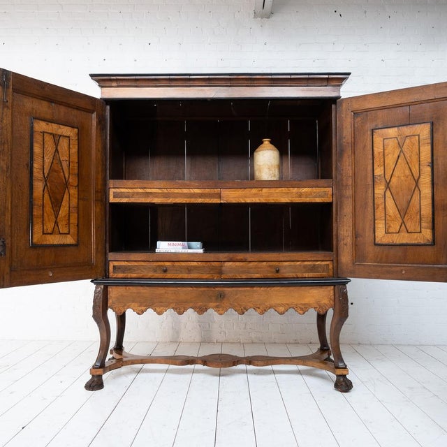 Late 18th Century Oak and Walnut 2-Door Cabinet, 18th Century For Sale - Image 5 of 18