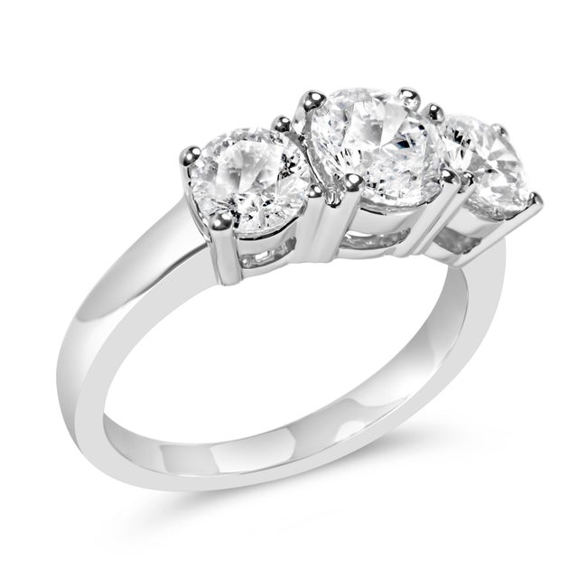 14K White Gold 2.00 Cttw Lab Grown Diamond 3 Stone Ring Band (F-G Color, VS1-VS2 Clarity) - Ring Size 7 For Sale - Image 4 of 7