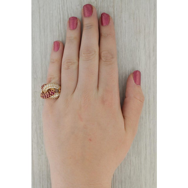 Metal 2.75ctw Ruby Diamond Knot Ring 14k Yellow Gold Size 6.75 Cocktail For Sale - Image 7 of 8