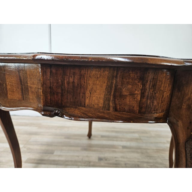 Antique Round Table in Walnut and Maple, 1890s For Sale - Image 15 of 18