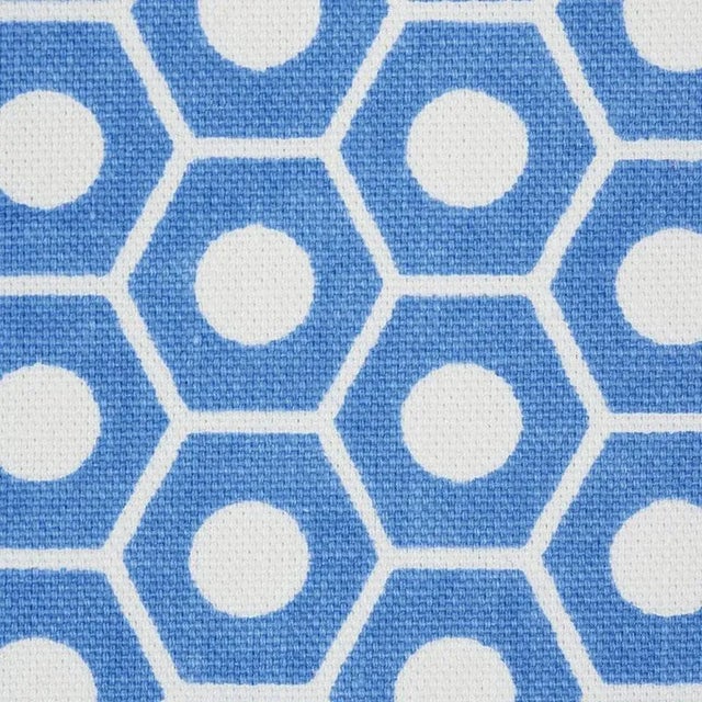 This mod, small-scale octagonal print is a versatile design and a groovy companion to the large statement patterns in the...