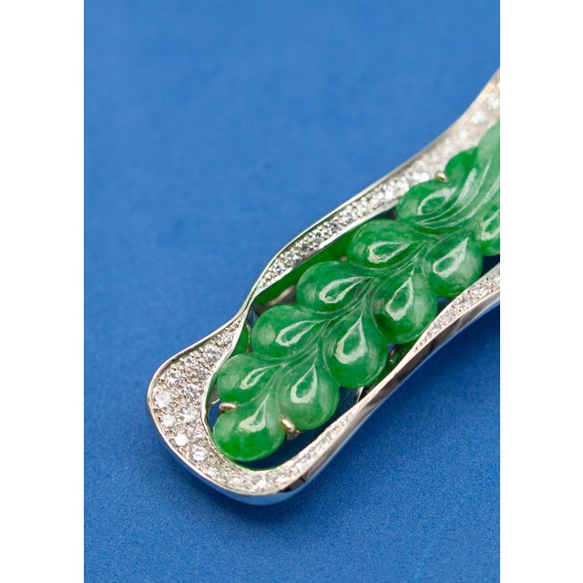 Metal Late 20th Century 18k White Gold Diamond Carved Jade Pendant/Brooch Choker Wire Necklace For Sale - Image 7 of 12