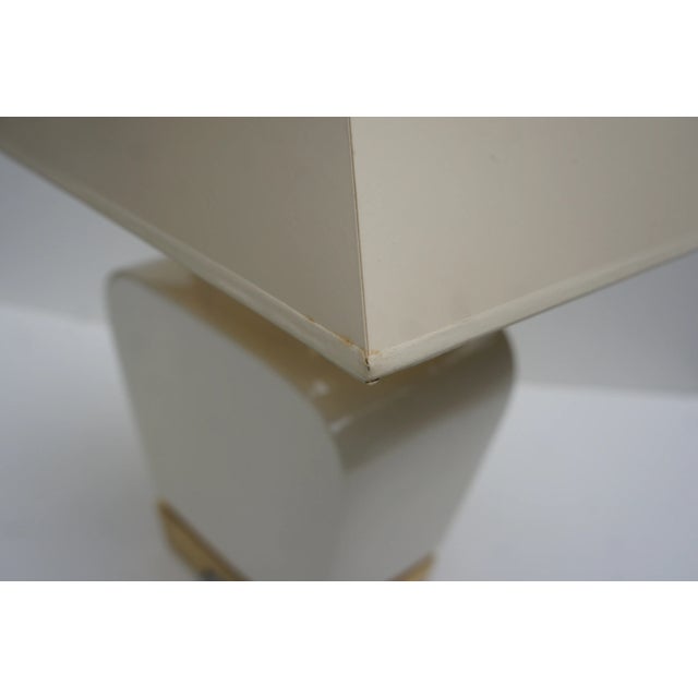 Metal 1980s Chapman Ceramic and Brass Hollywood Regency Chinoiserie Pagoda Table Lamp For Sale - Image 7 of 13