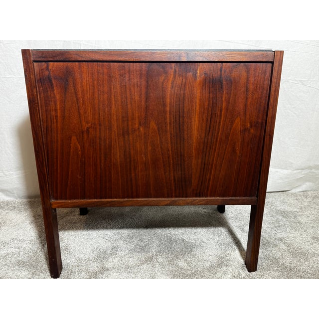 1960s Attributed to Jack Cartwright for Founders Walnut Nightstands With Slate Top, A Pair For Sale - Image 12 of 12