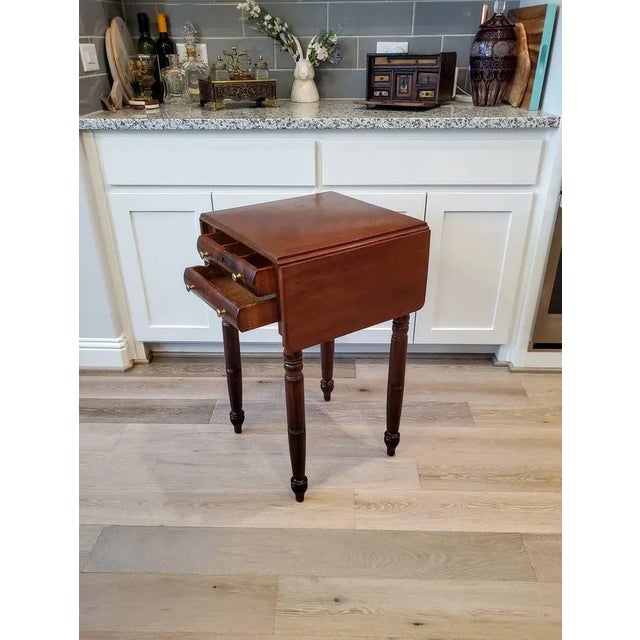 19th Century 19th Century American Federal Period Sheraton Mahogany Drop Leaf Pembroke Work Table For Sale - Image 5 of 11