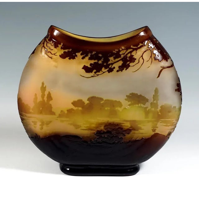 Large Round Art Nouveau Style Gall Cameo Vase with Seascape Decor from Emile Gallé, France, 1905 For Sale - Image 4 of 10