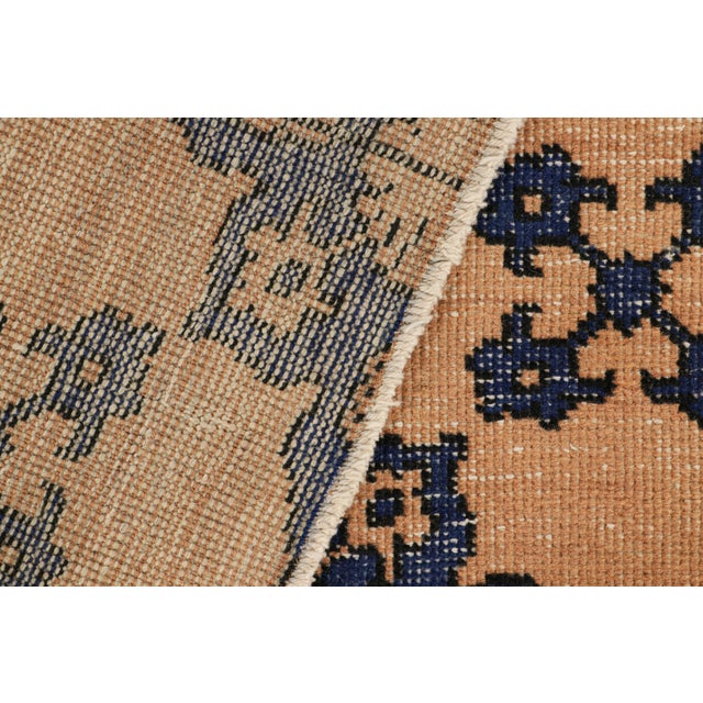Textile Vintage Zeki Müren Rug in Beige and Blue Geometric Medallions, From Rug & Kilim For Sale - Image 7 of 7