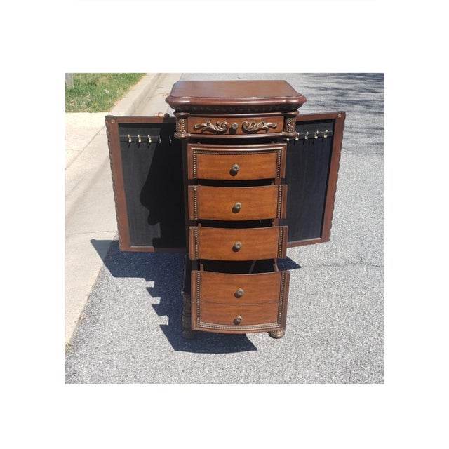 Traditional 20th Georgian Style Carved and Parcel Gilt Mahogany Five-Drawer Jewelry Armoire For Sale - Image 3 of 11